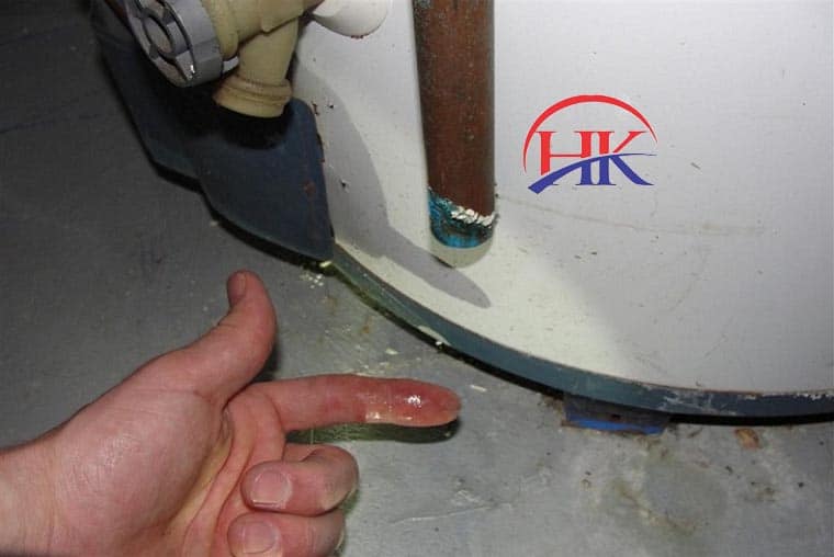 sửa máy nước nóng quận 10 rỉ nước