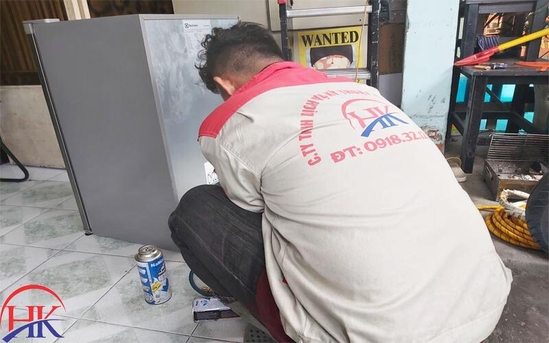 thợ sửa tủ lạnh Aqua tại Điện Lạnh HK