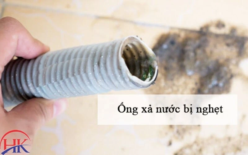 Sửa Lỗi E1 Máy Giặt Toshiba Giá Bao Nhiêu? Gọi Ngay, Giá Tốt! Ống xả nước bị nghẹt