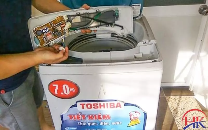 Sửa Lỗi E5 Máy Giặt Toshiba Giúp Tiết Kiệm Thời Gian Vàng Của Bạn Sửa bo mạch máy giặt Toshiba