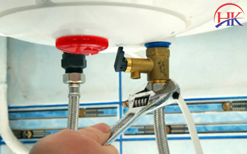 Bình Nóng Lạnh Bị Rò Nước - Cần Sửa Chữa Gấp Để An Toàn! Sửa bình nóng lạnh bị rò nước ngay tại nhà với Điện Lạnh HK
