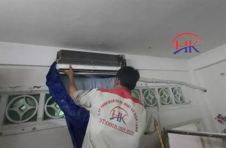 Giá Vệ Sinh Máy Lạnh? Tư Vấn Miễn Phí, Báo Giá Trước Khi Thực Hiện! Vệ sinh máy lạnh tại Điện Lạnh HK