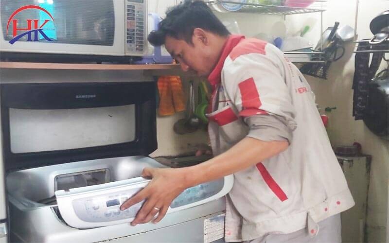 Thợ sửa máy giặt toshiba không lên nguồn tại Điện Lạnh HK