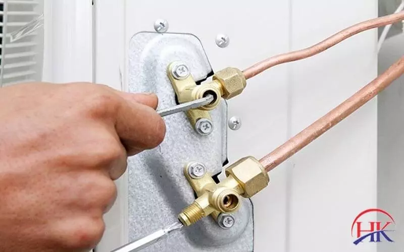 Hướng Dẫn Cách Tháo Máy Lạnh Tại Nhà Không Xì Gas Với 5 Bước Đơn Giản Tháo cục nóng máy lạnh