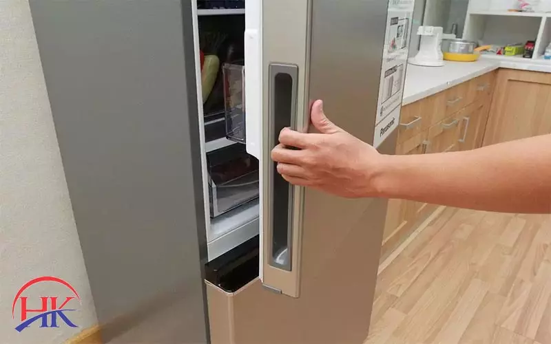 Tủ Lạnh Bị Đổ Mồ Hôi: Nguyên Nhân Do Đâu? Khắc Phục Thế Nào? Tủ lạnh bị đổ mồ hôi do không đóng kín cửa tủ lạnh
