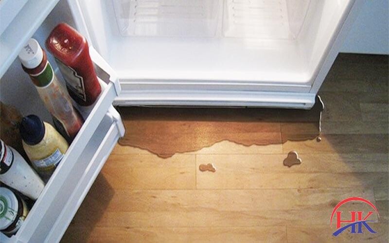 Tủ lạnh Sharp chảy nước ngăn mát