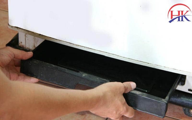 Sửa tủ lạnh Sharp chảy nước ngăn mát