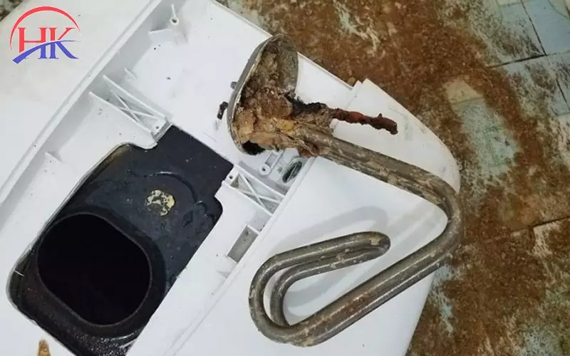 Hướng Dẫn Tự Vệ Sinh Máy Nước Nóng An Toàn Chỉ 5 Bước Tại Nhà! Khi nào cần vệ sinh máy nước nóng tại nhà