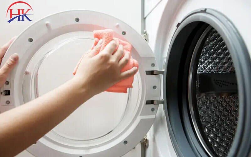 Cách vệ sinh máy giặt Aqua cửa ngang