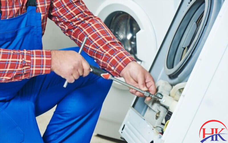 Thợ sửa máy giặt chỉ cấp nước mà không giặt