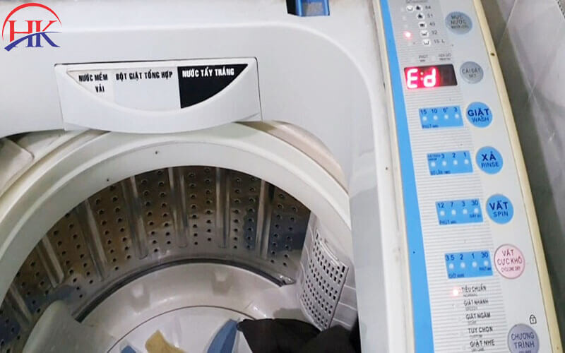 Lỗi Ed trên máy giặt Aqua