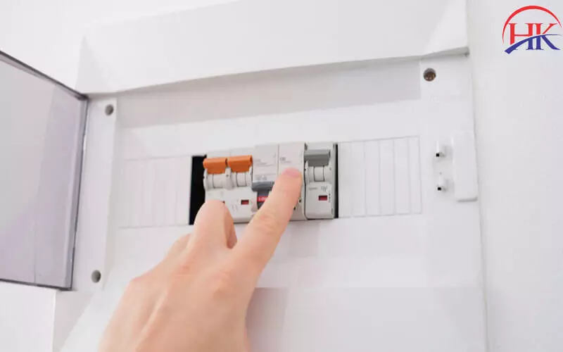 Tắt Máy Lạnh Bằng Cầu Dao Có Sao Không? 5 Tác Hại Khôn Lường Tắt máy lạnh có phải tắt cầu dao không