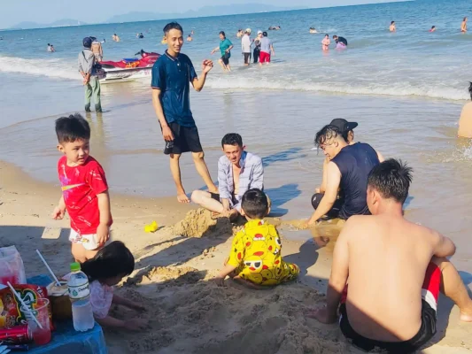 Hoạt Động Du Lịch Tại Công Ty Điện Lạnh HK 13